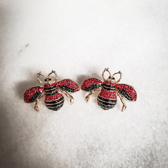 Designer inspired bee stud earrings - Picture 2 of 4